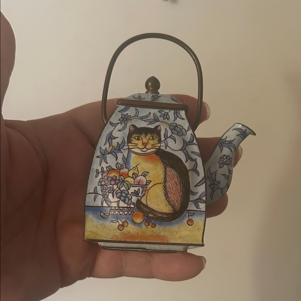 Empress Arts 1997 Colorful Painted Cat-Themed Decorative Home Decor Collectible